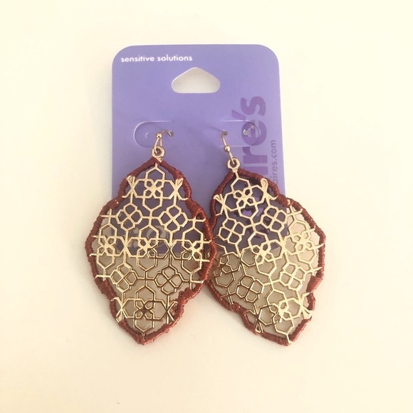 Claire's Gold 2" Filigree Thread Drop Earrings Red - Picture 1 of 4